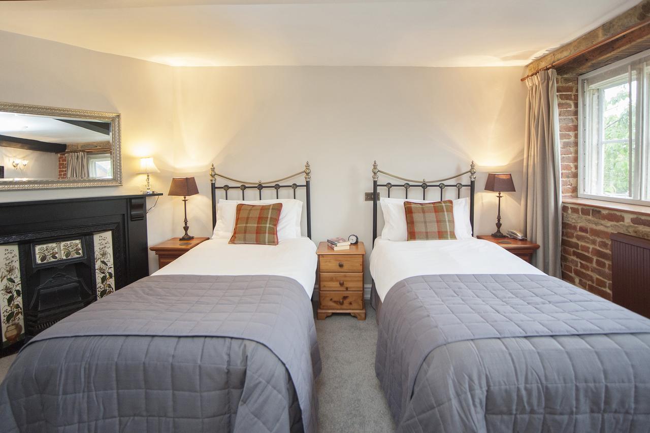 The Conigre Hotell Melksham Eksteriør bilde