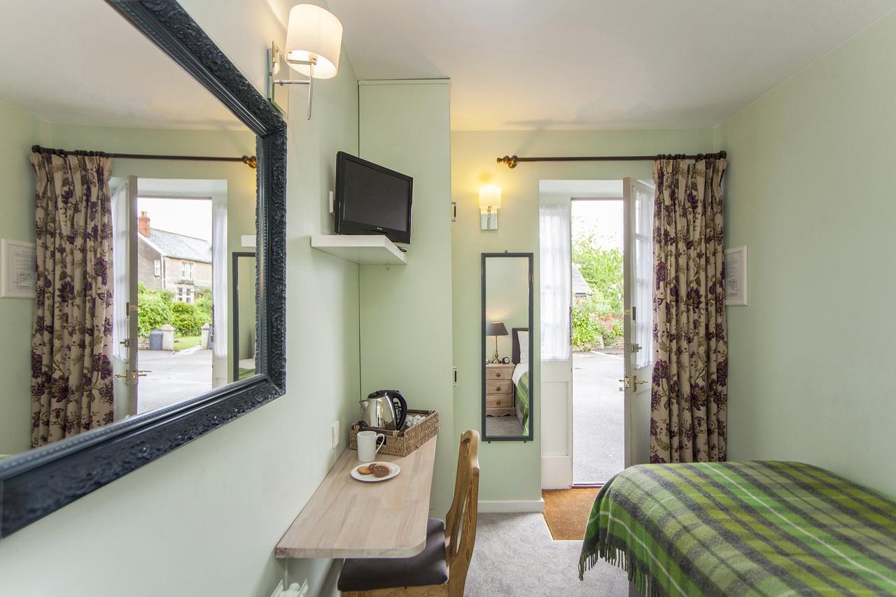 The Conigre Hotell Melksham Eksteriør bilde