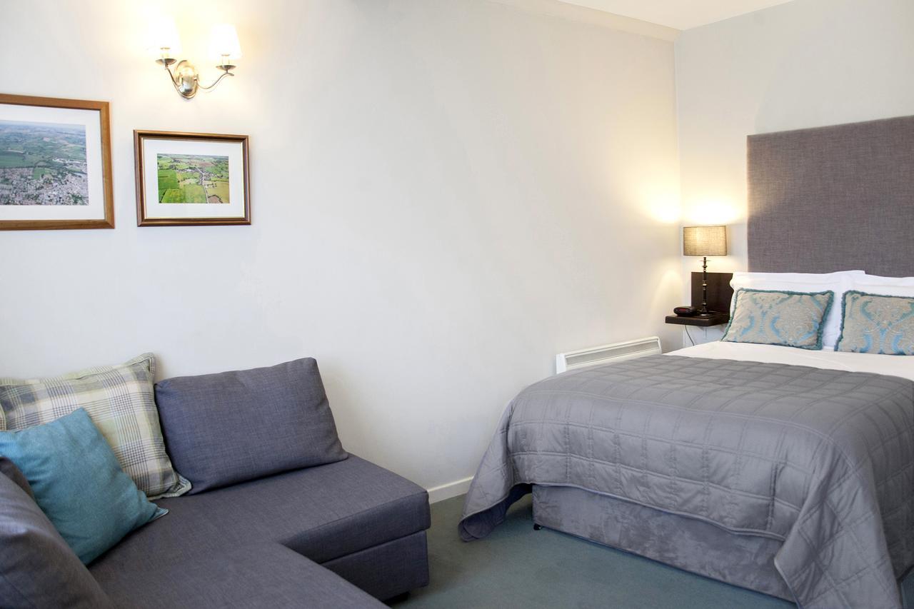 The Conigre Hotell Melksham Eksteriør bilde